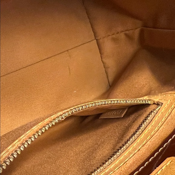 Price Drop! Authentic Louis Vuitton Mini Bronze Monogram Vernis Reade PM Tote - Picture 13 of 17